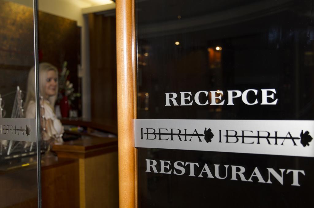 Hotel Iberia Opawa Zewnętrze zdjęcie